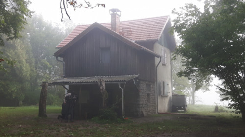 die_bakuninhuette_bei_meiningen.jpg die_bakuninhuette_bei_meiningen.jpg