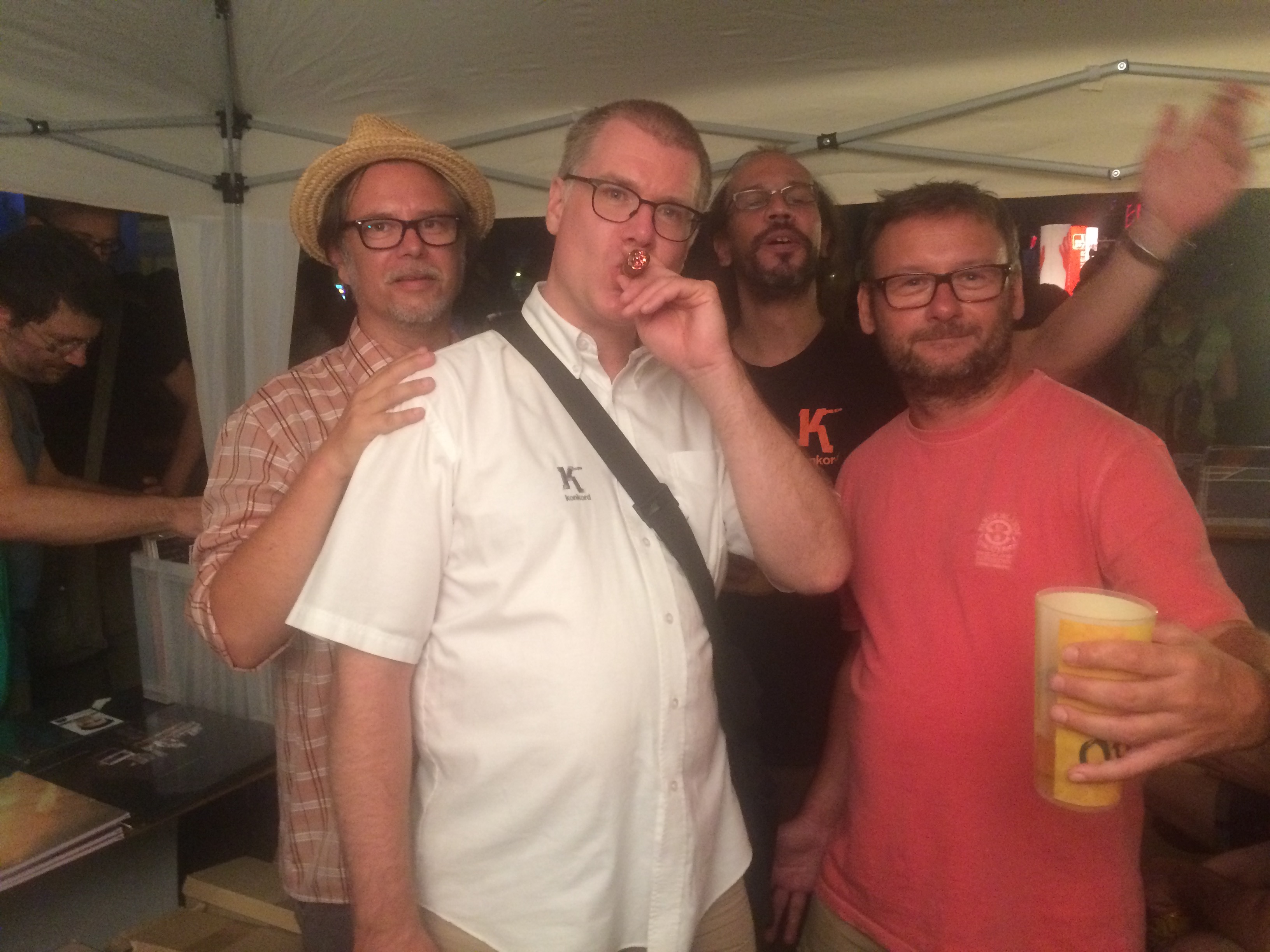 So sehen Label-Bosse aus: Das Konkord Team auf dem Wiener Popfest.