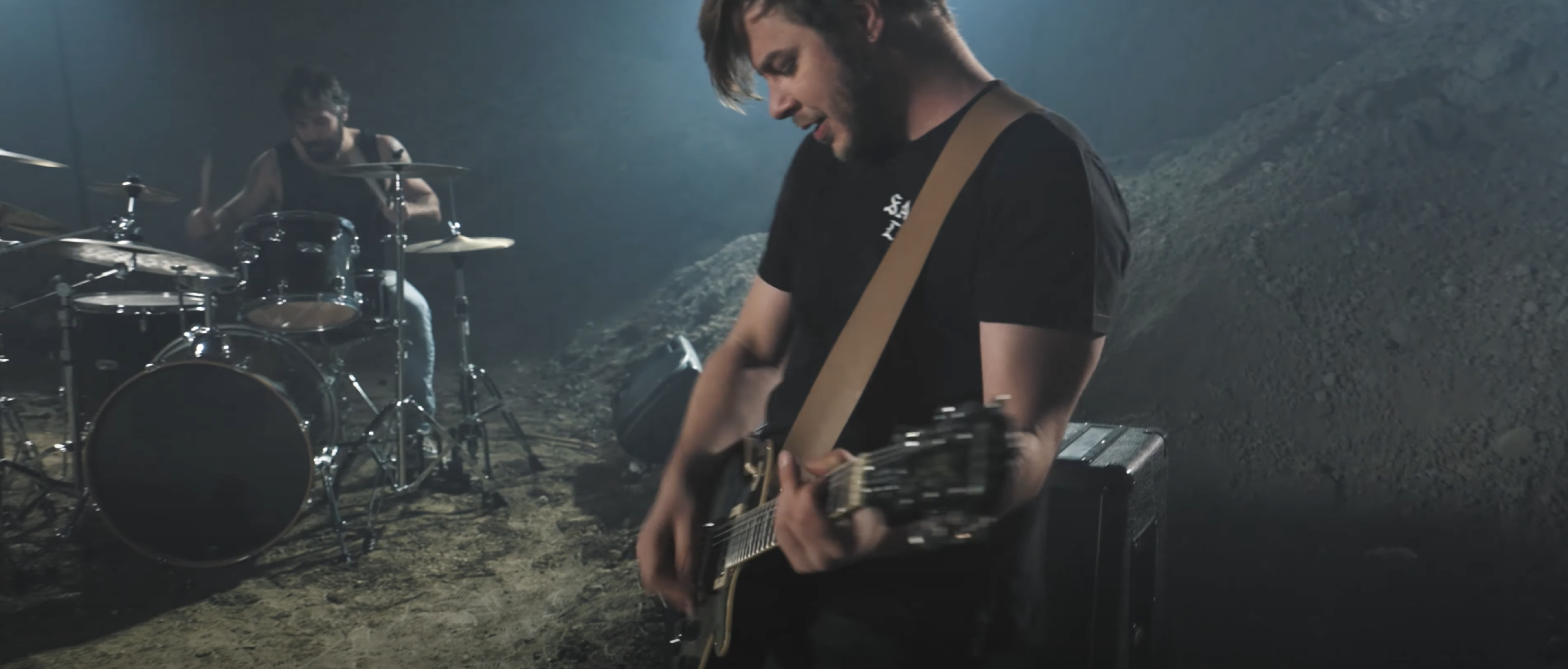 Hat das Video zu „The Colour Of Your Blood” geschnitten bzw. editiert: Gitarrist Markus Denicoló Gitarrist .