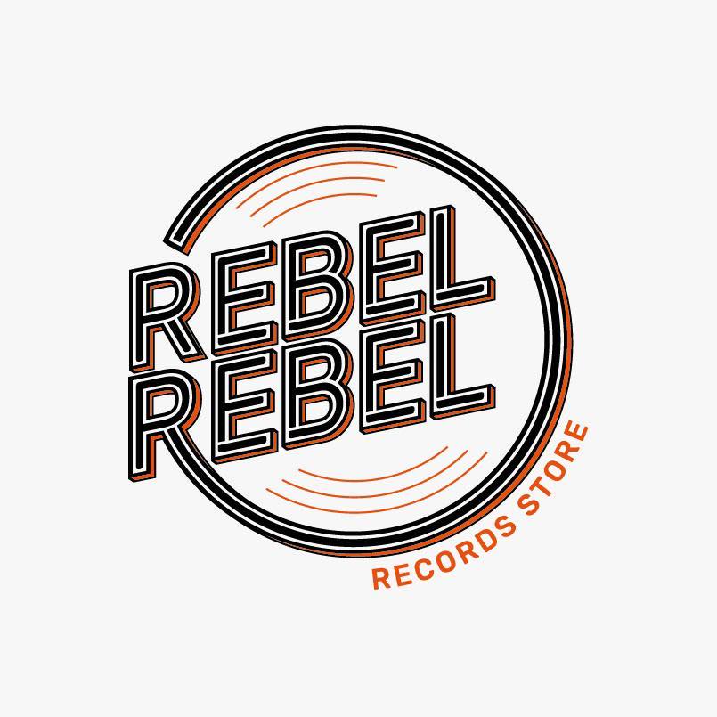 Der Plattenladen „Rebel Rebel” befindet sich in der Bozner Spitalgasse, wenige Schritte vom Dominikanerplatz entfernt: Die Öffnungszeiten sind Montag bis Samstag, 09.30-18.30 Uhr.