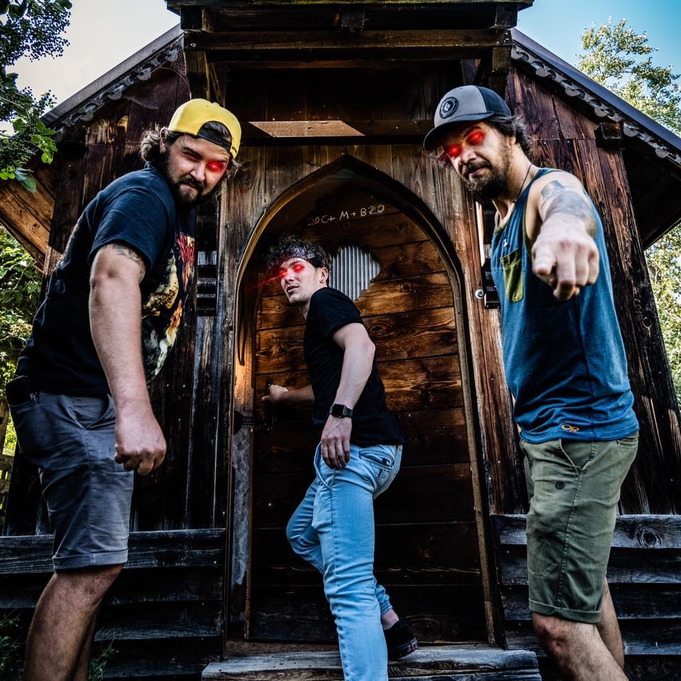Vom Duo zum handfesten Rock-Trio: Royal Breast, wie sie seit 2019 durch die Lande streunen.