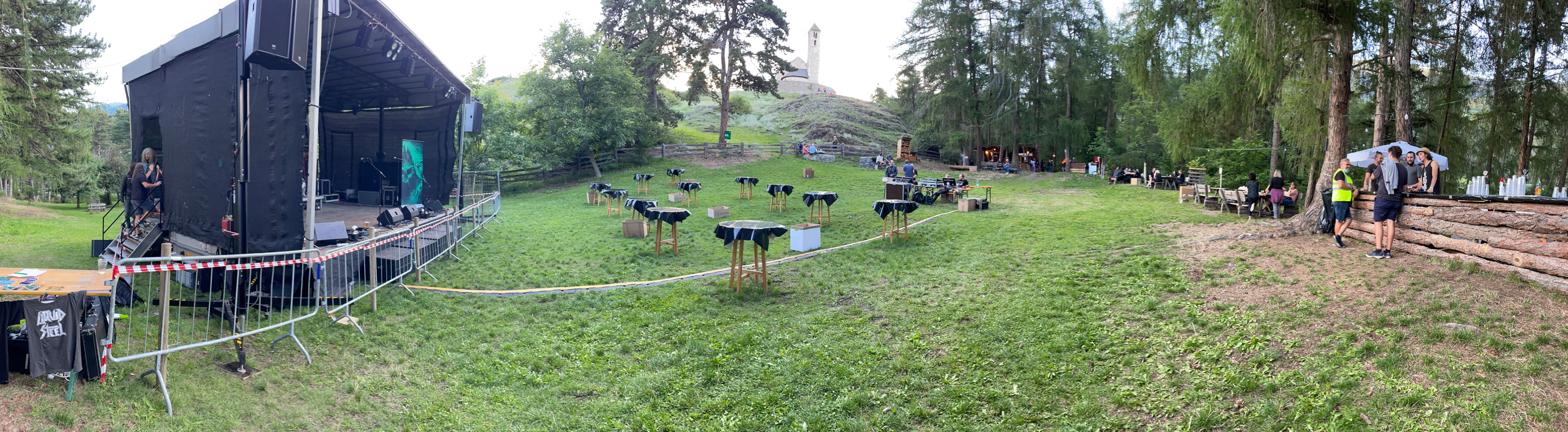 Mit Sicherheit eine der schönsten Festival-Locations des Landes: 360°-Aufnahme des Festival-Geländes in Tartsch bei Mals.