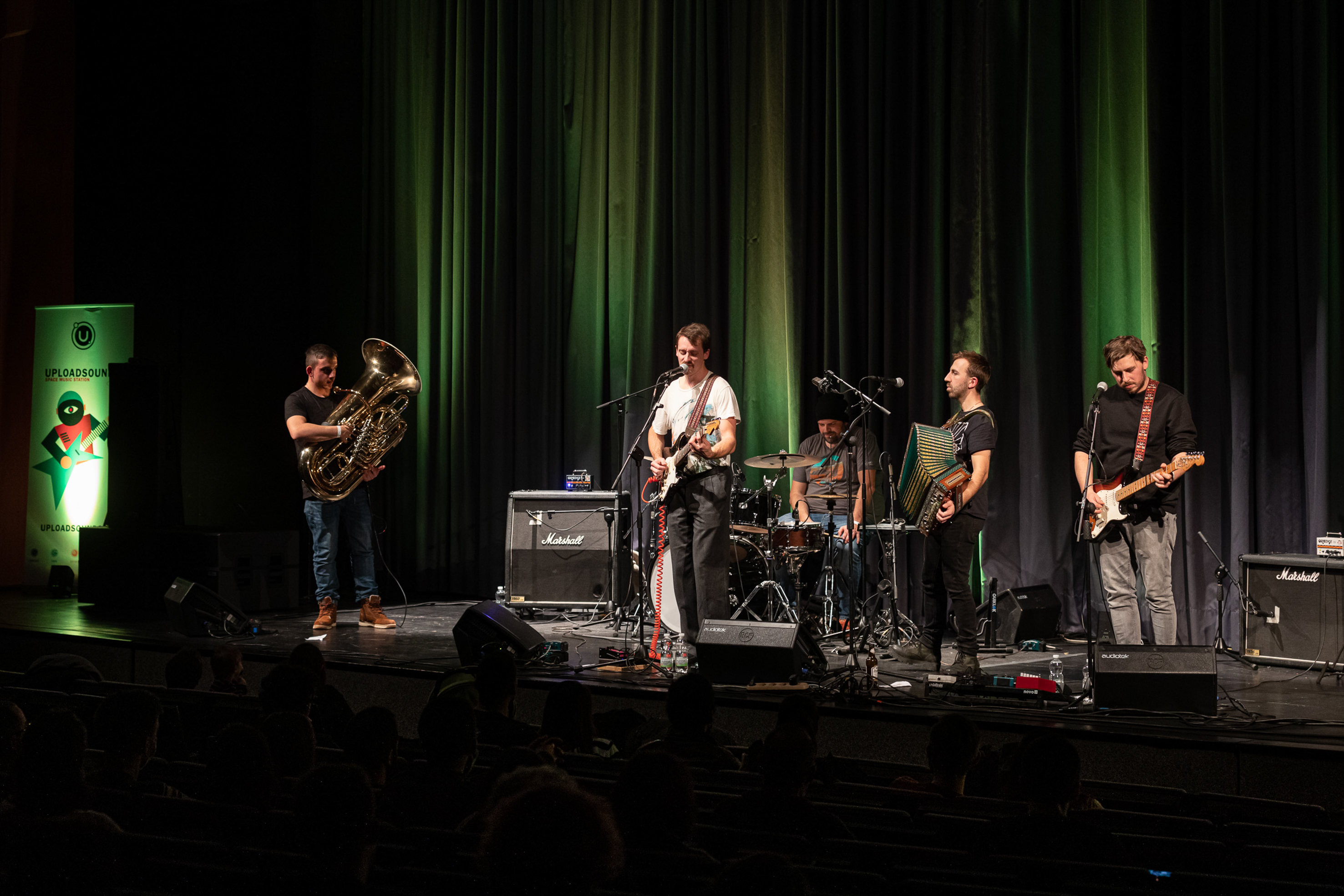 Zwischen Space-Blues und Dialekt-Pop: Jesse aus Telfs (Tirol) konnten die Jury überzeugen und landeten auf Platz 1 bei „UploadSound 2021”.