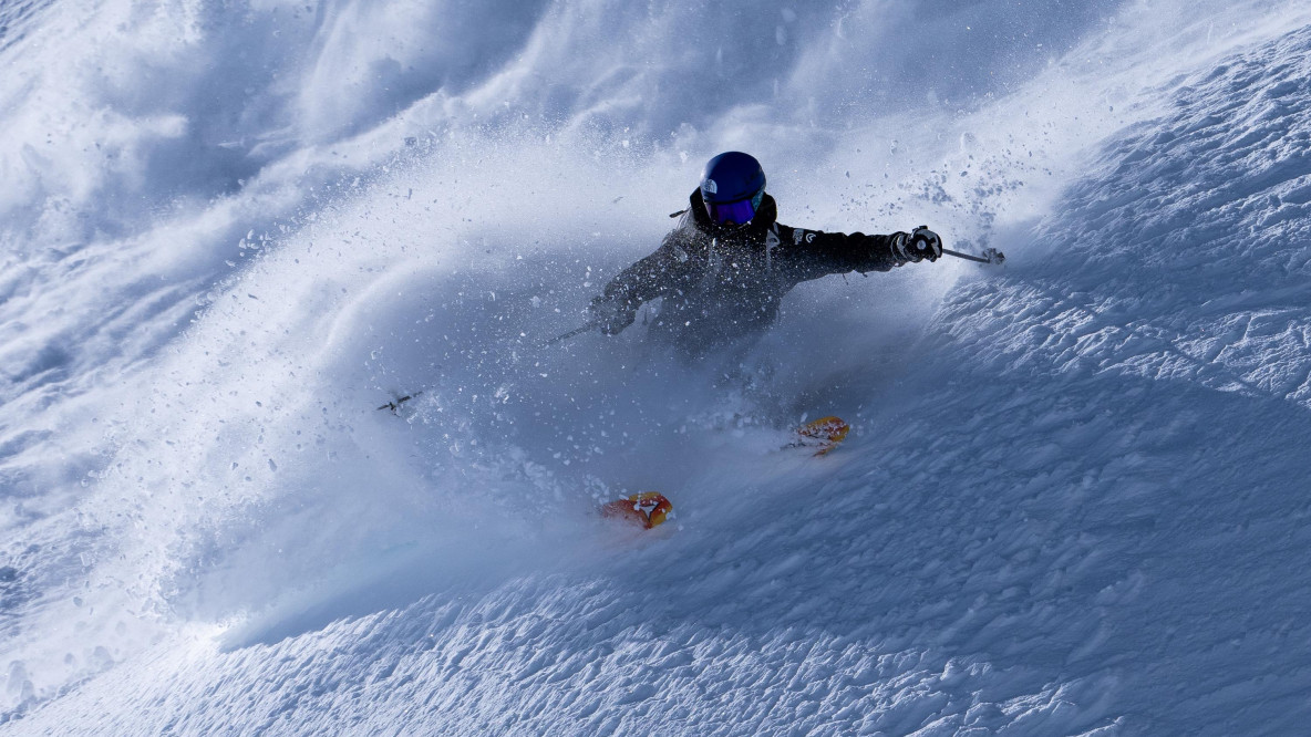 The blondes film Skifahrerin