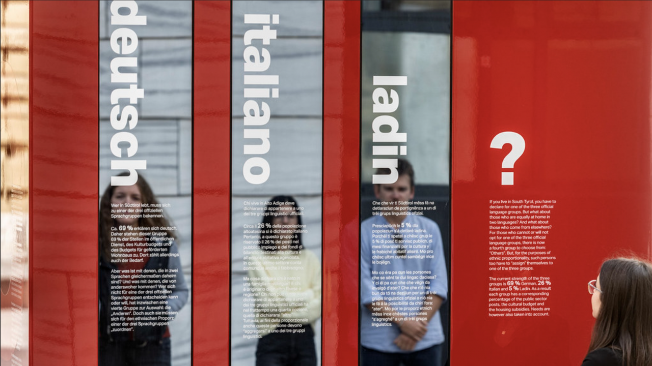 Piazza Magnago, Autonomia, Magnagoplatz