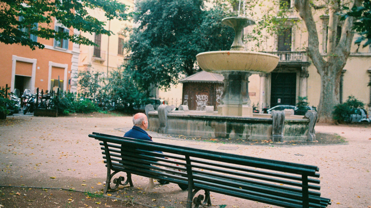 Mann, Rom, Brunnen