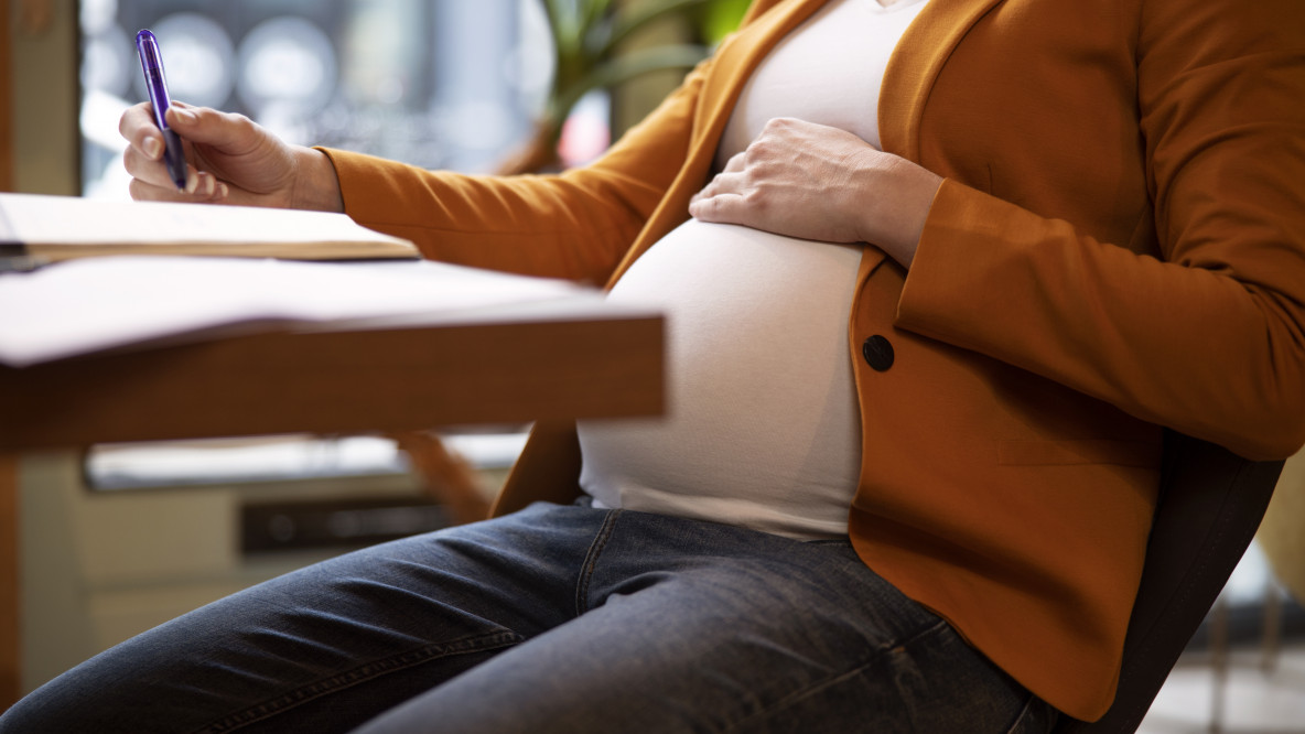 donna incinta lavoro gravidanza 