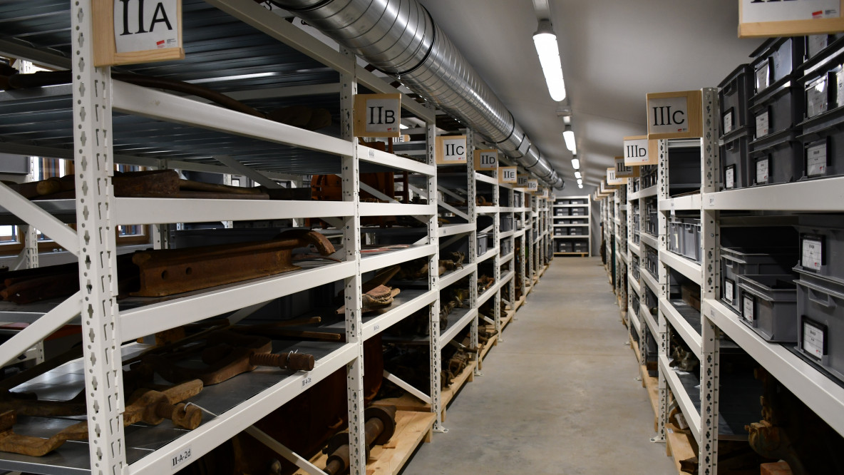 Blick in das Depot der Sammlung des LMB.