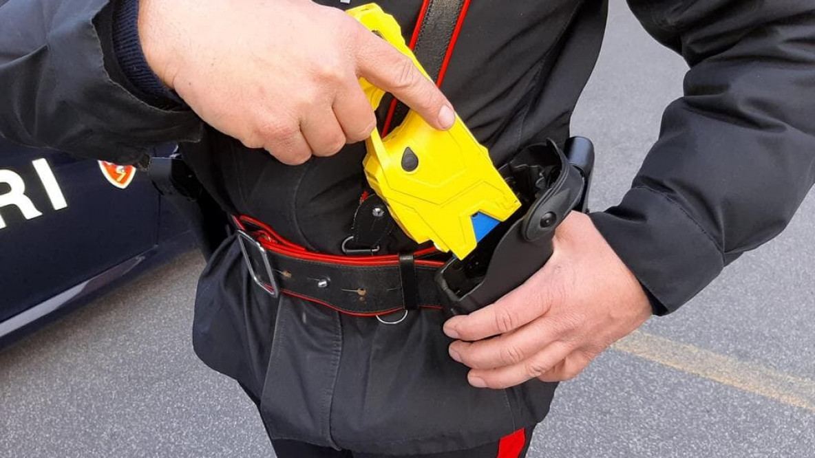 carabinieri taser