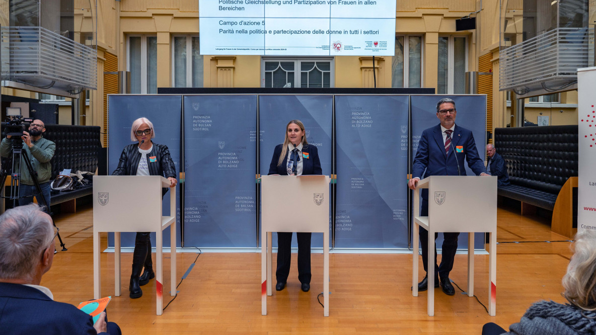 Nadia Mazzardis, Ulrike Oberhammer, Arno Kompatscher