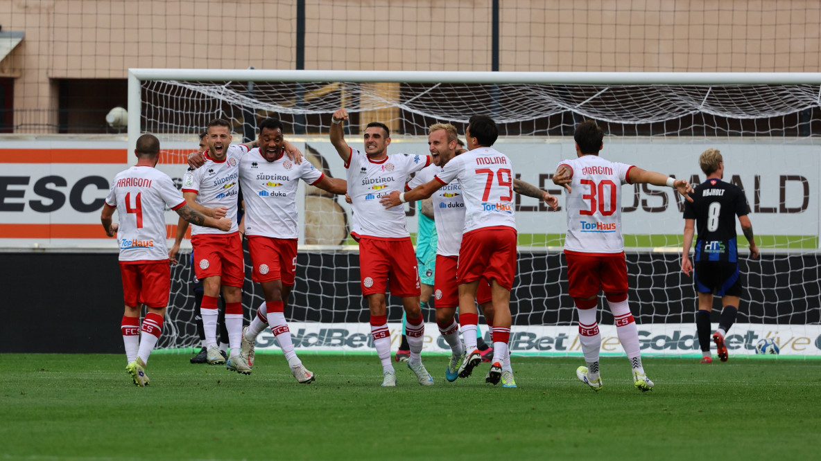 Fabian Tait dopo il gol dell' 1-0