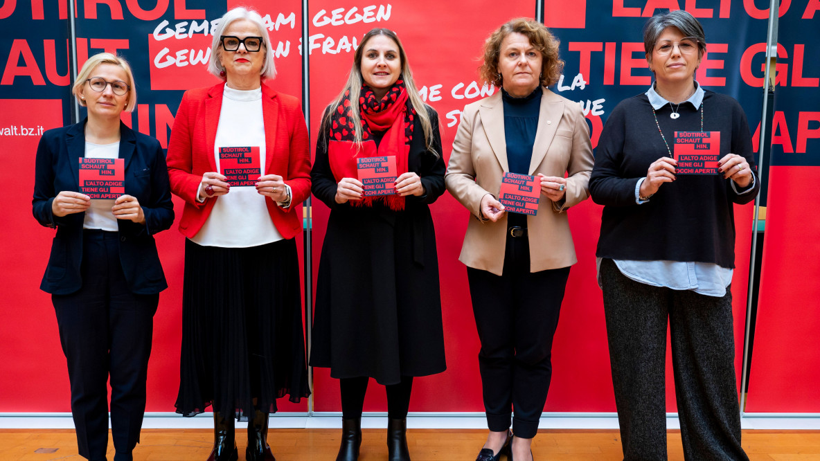 Pressekonferenz gegen Gewalt an Frauen