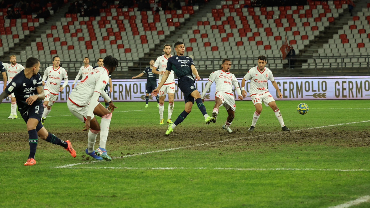 El Kaouakibi trifft zum 0:1 gegen Bari