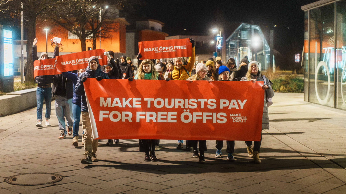 Make Tourists Pay Demo in Bruneck