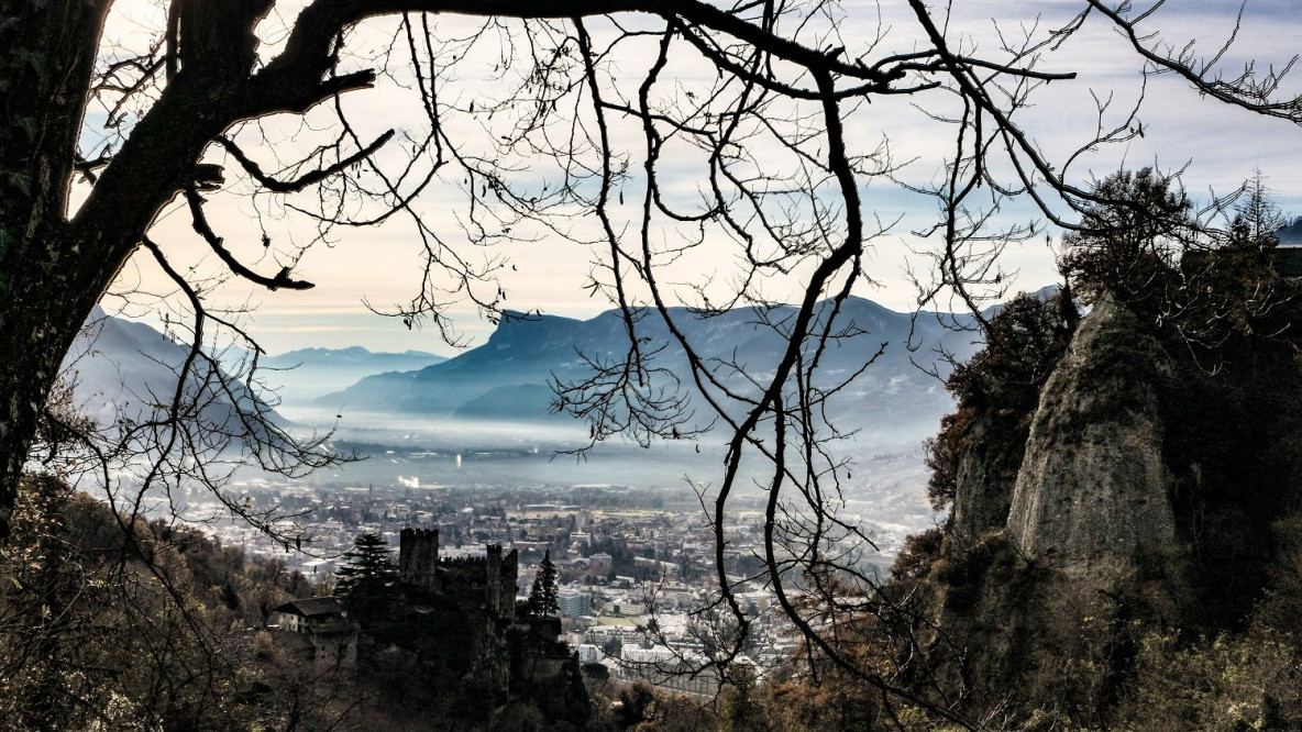 Schloss Tirol oberhalb von Meran