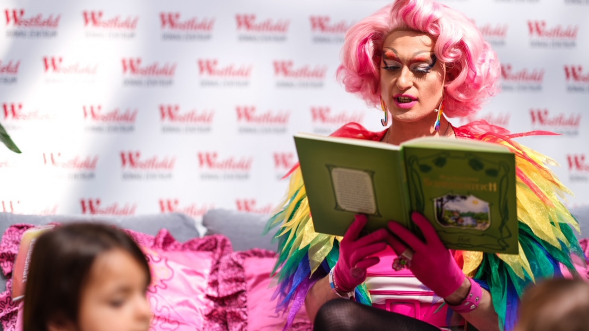 Dragqueen Kinderbuchlesung von Candy Licious Donauzentrum