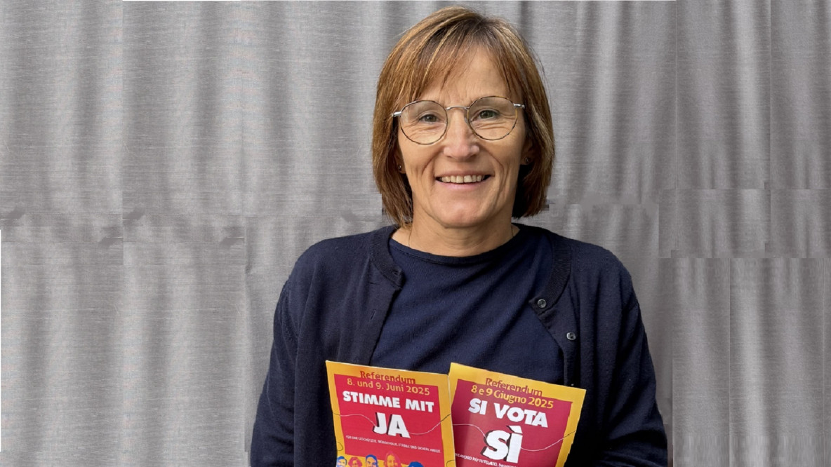 Angelika Hofer macht Werbung für das "JA"