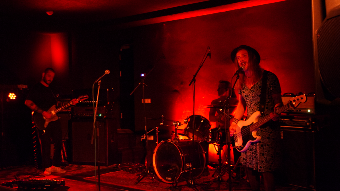 Happy (Live Ost-West-Club Meran, 02.05.2025)
