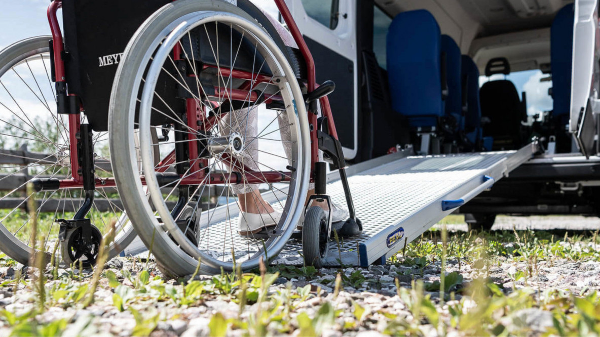 Rollstuhl_sedia a rotelle_Beeinträchtigung_disabilità