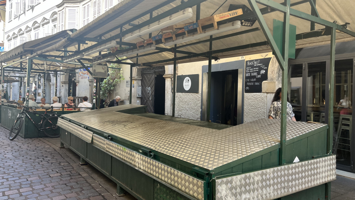 Geschlossene Stände am Obstmarkt
