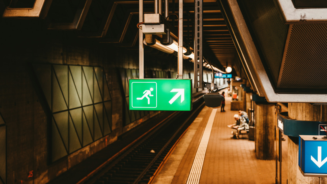 U-Bahnstation, Notausgang