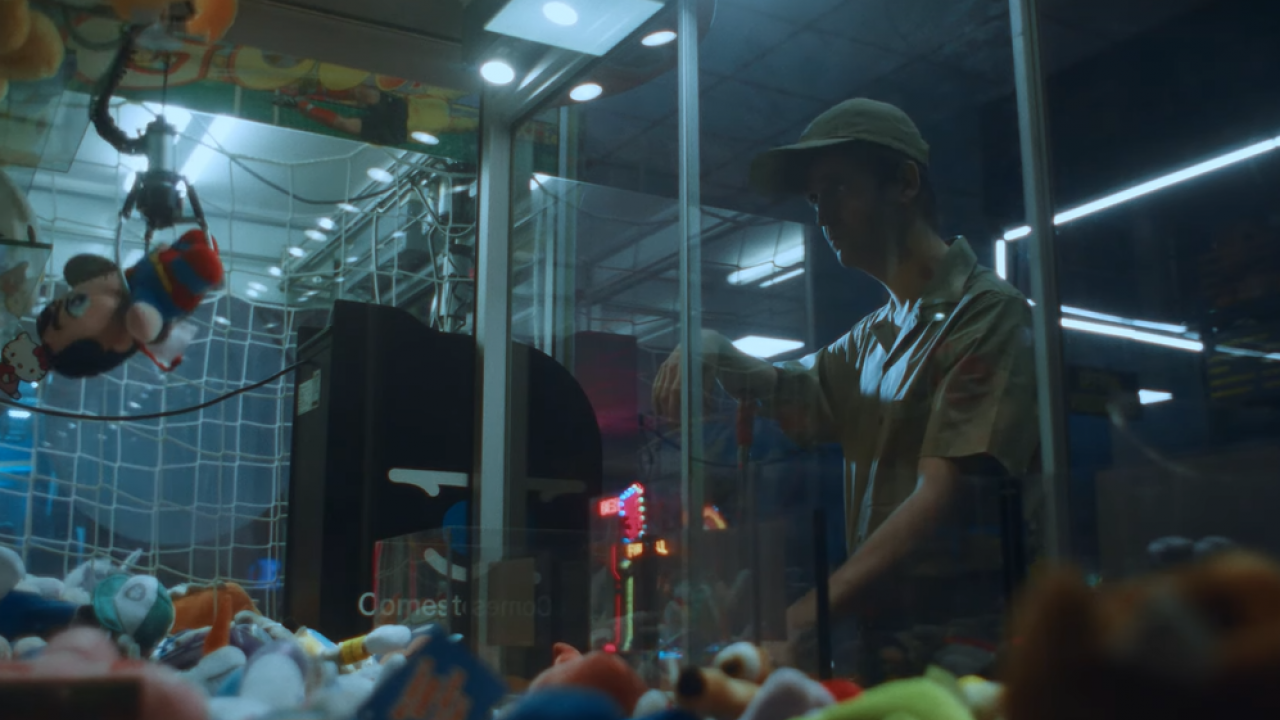 Dente, Clip „Hey“, 2025.