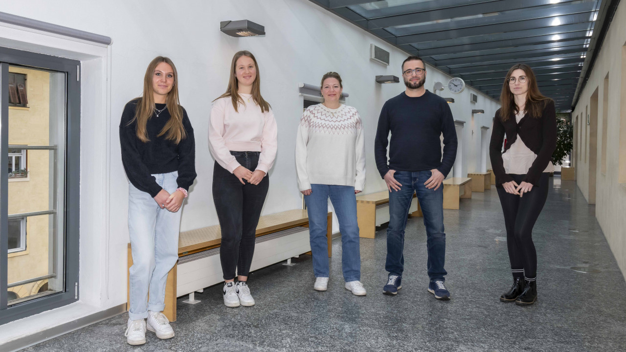 Teilnehmende der Ausbildung Pflegehilfe