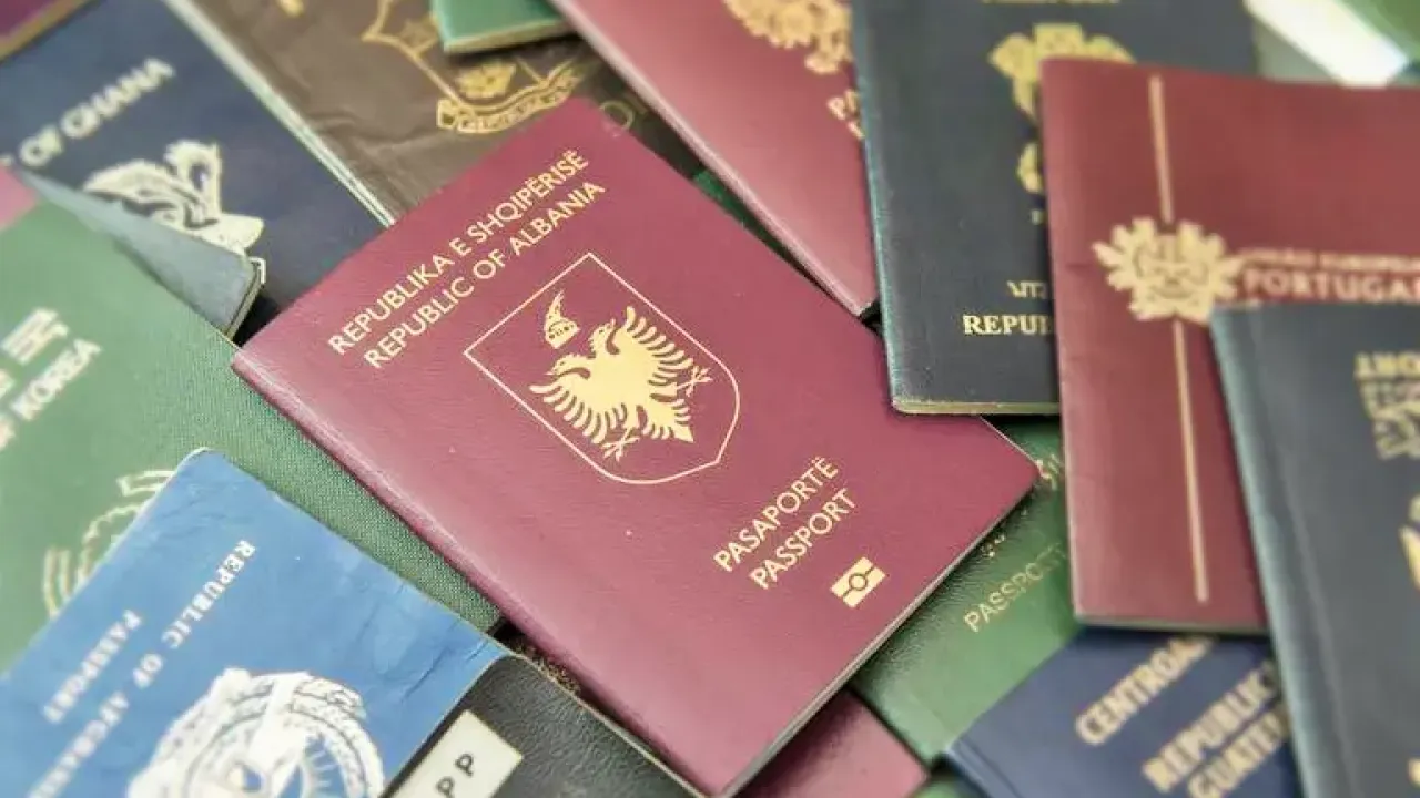 passaporto albanese