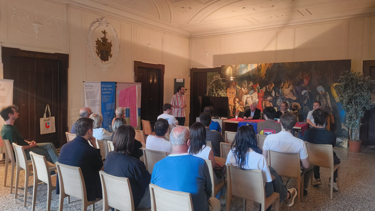 Il pubblico presente all'ultimo incontro della settima edizione di WakeUp Lavis