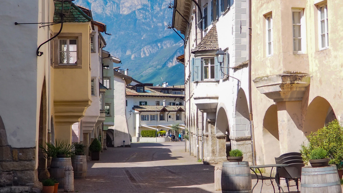 Ausgangspunkt ist das schöne Dorf Neumarkt