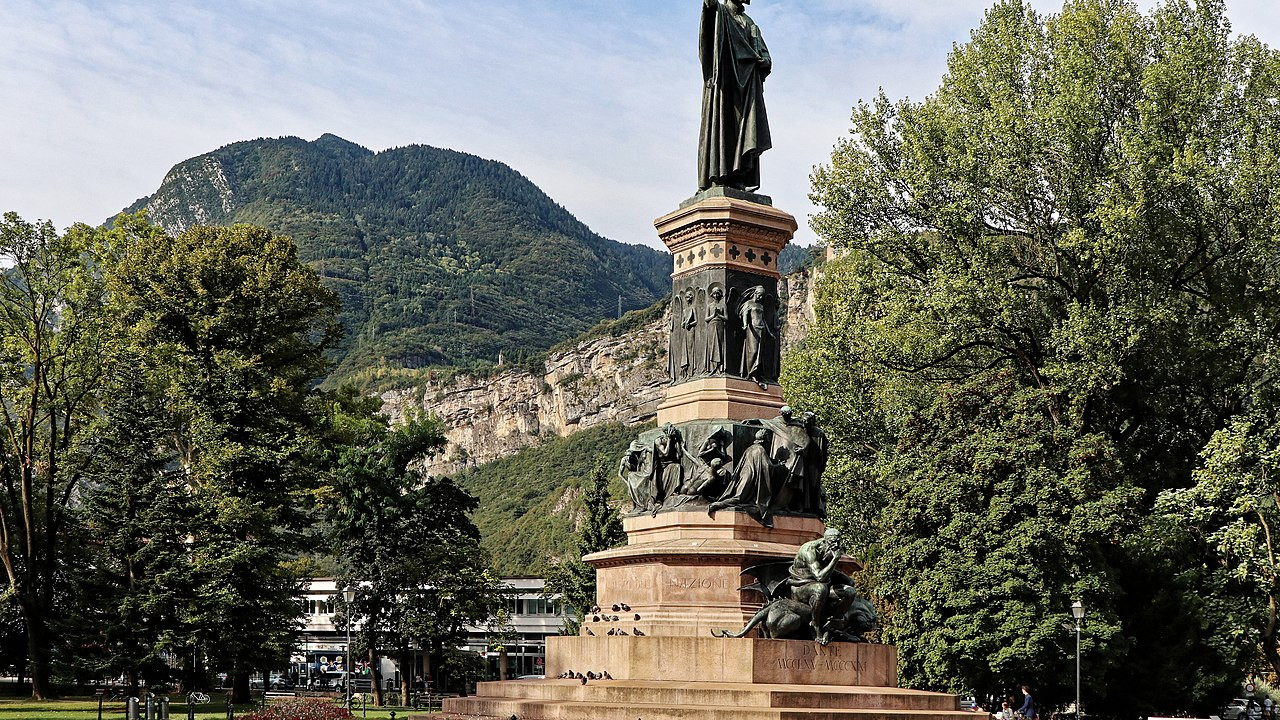 2017-09-04_monument_to_dante_trento_02.jpg