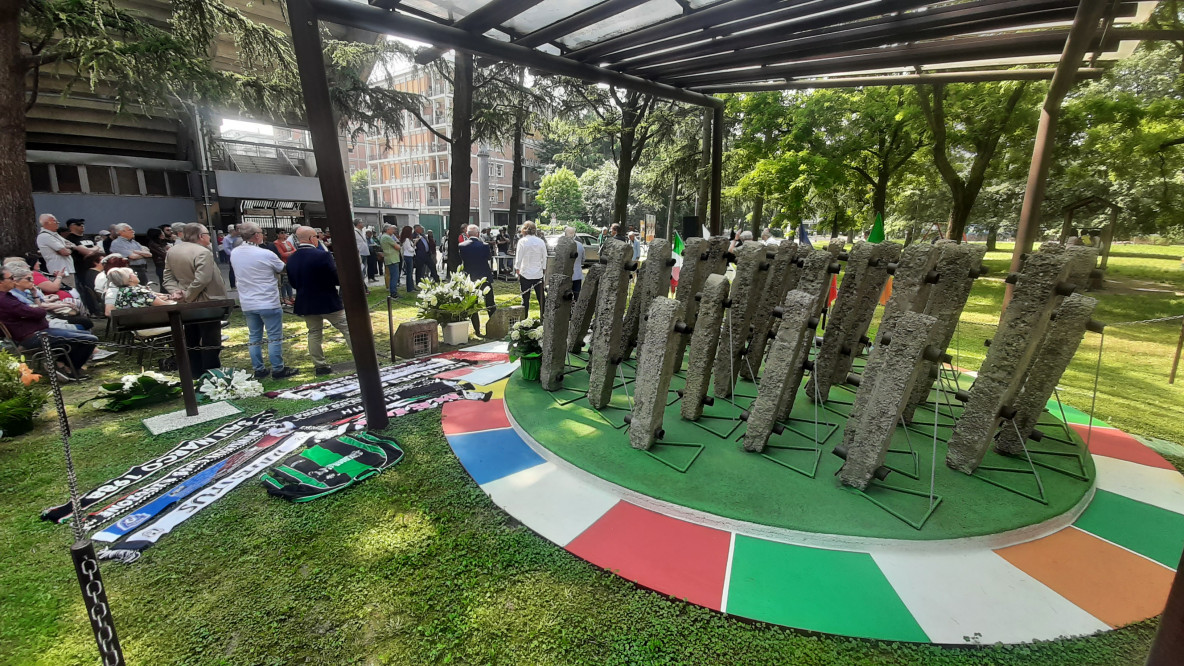 Dettaglio Monumento caduti Heysel Reggio Emilia