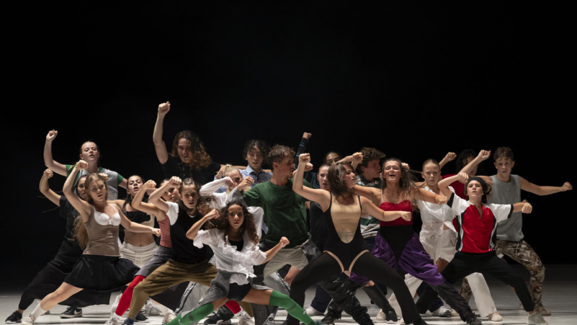 20230724_bolzanodanza_groupe_grenade_demain_cest_loin_phandreamacchia_1747.jpg