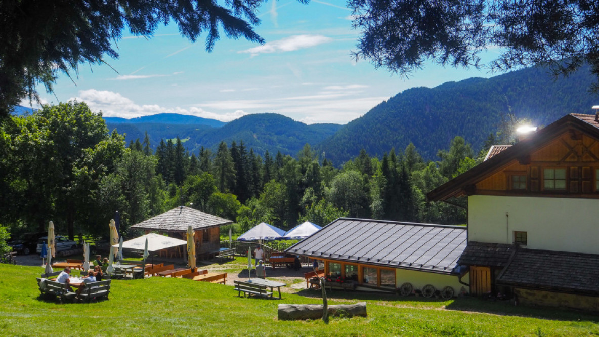 4-der_oberolgart_liegt_mitten_in_bergwiesen.jpeg