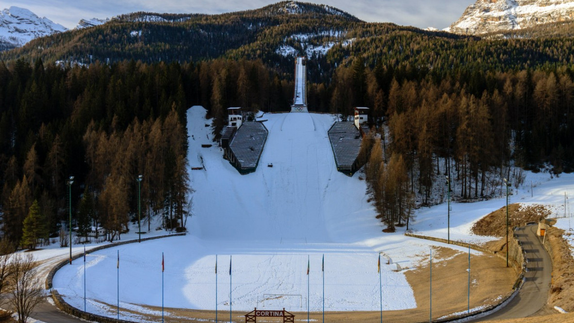 Die 1955 gebaute Sprungschanze in Cortina D'Ampezzo wird seit 1990 nicht mehr benutzt.