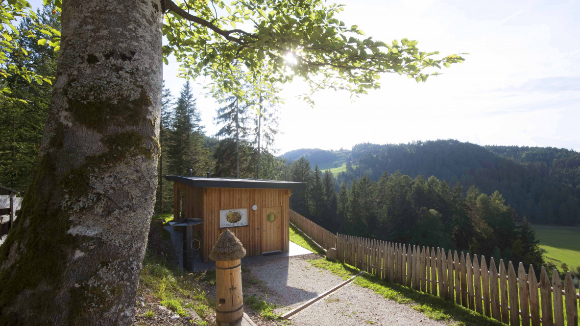 Lehrbienenstand Karneid