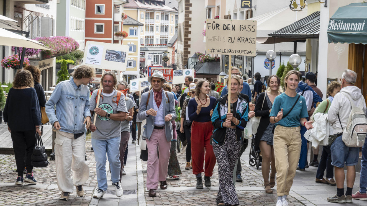 Marcia Ortisei contro il traffico cover