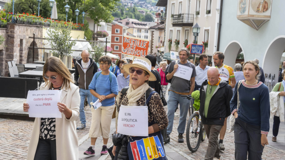 Marcia Ortisei contro il traffico