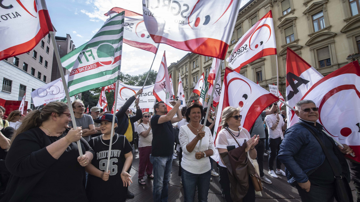 Manifestazione sindacati cgil cisl uil asgb