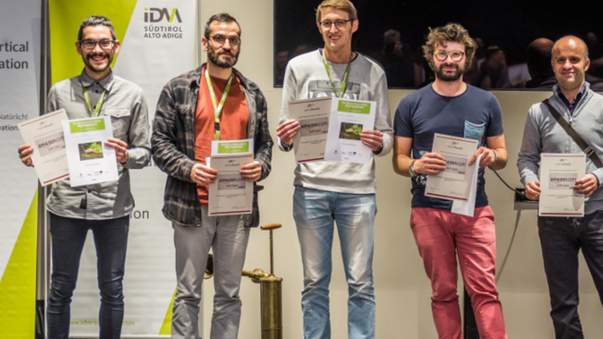 Gruppo AIRATE alla premiazione dell'Hackathon