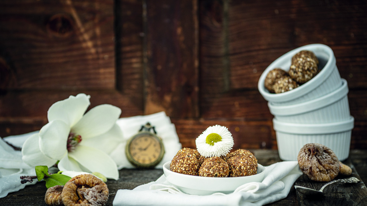 Feigen-Bananen-Energy-Balls | SALTO