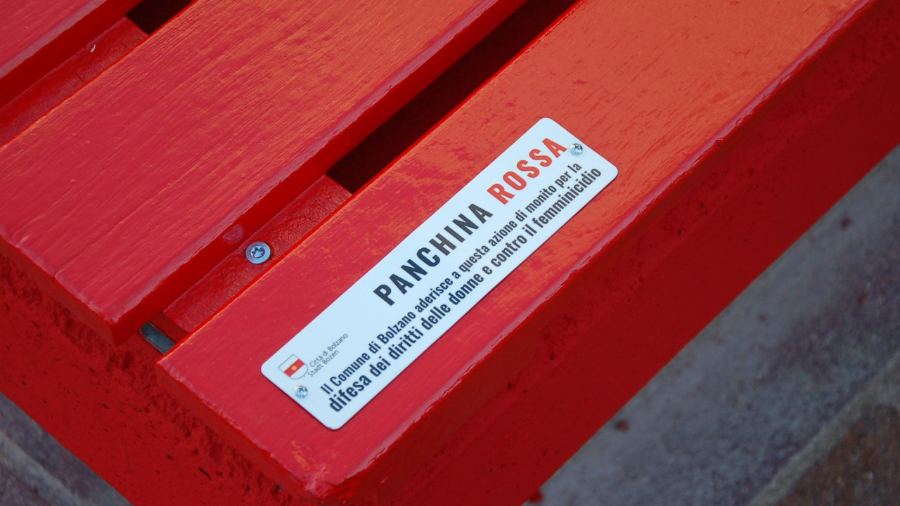 Panchina Rossa, femminicidio, violenza di genere