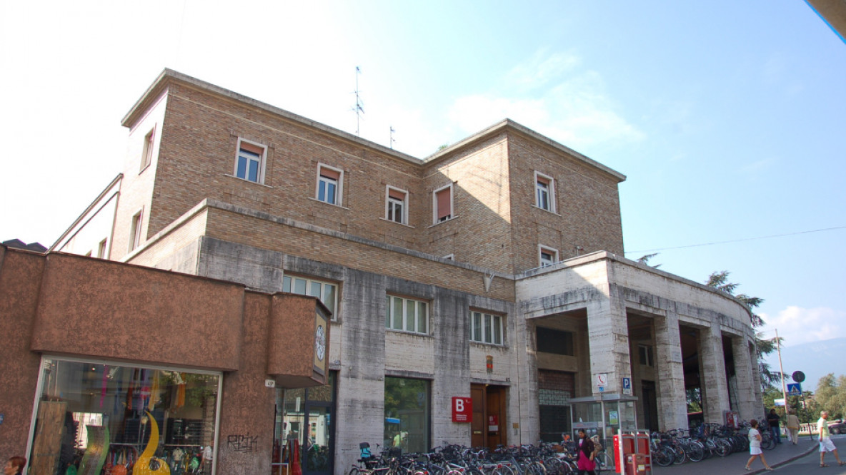 Biblioteca Civica C. Battisti