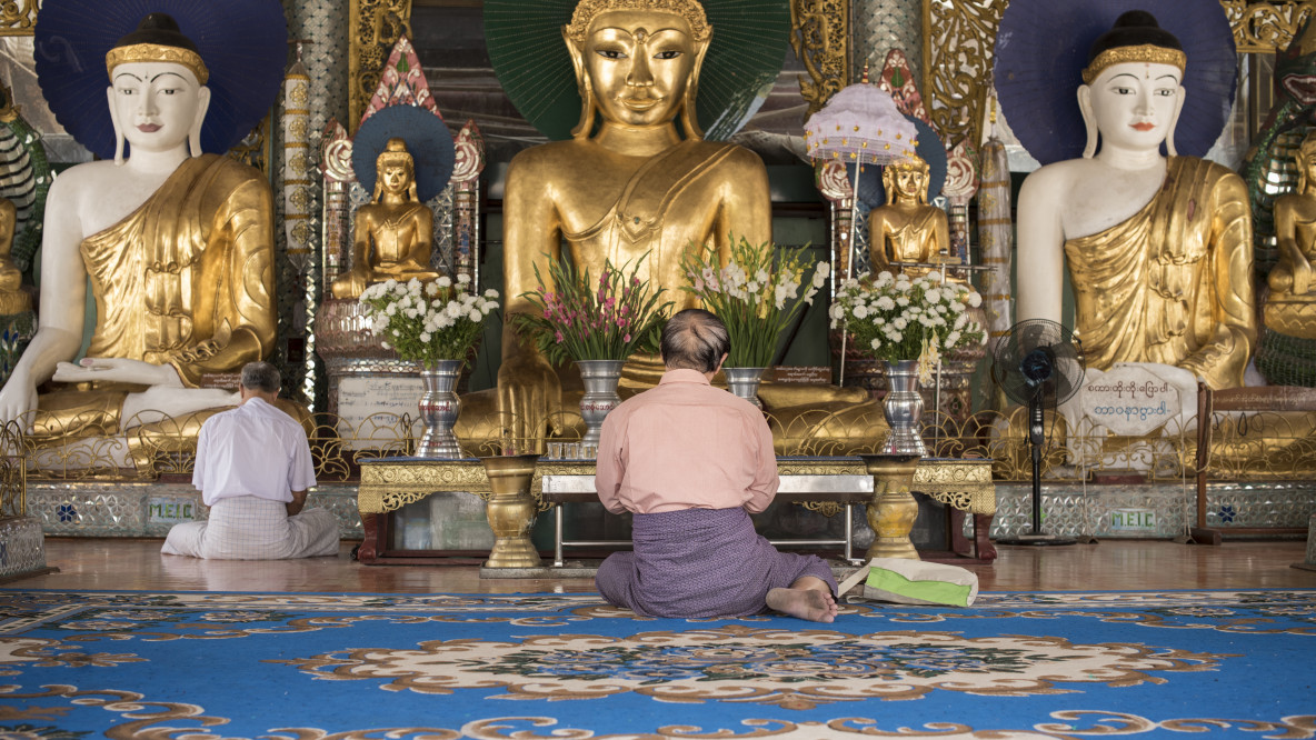 Fedele alla Shwedegon Pagoda