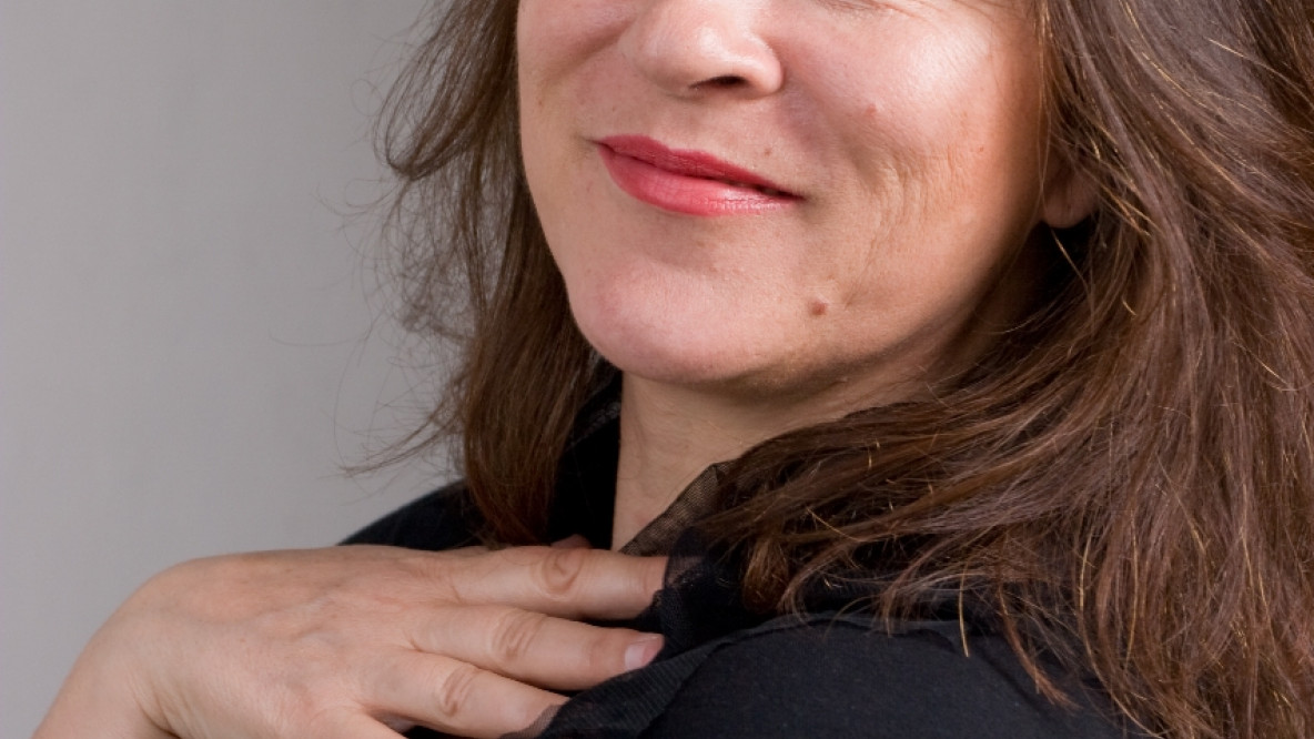 Eva Mattes