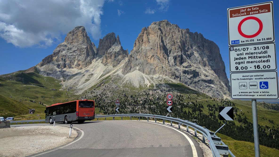 Bus Passo Sella