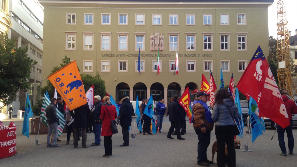 SAD-Protest am Landhausplatz