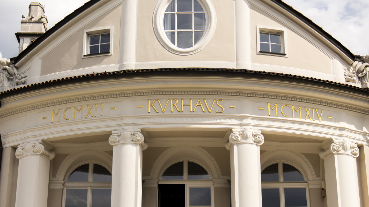 Kurhaus Meran Giebel