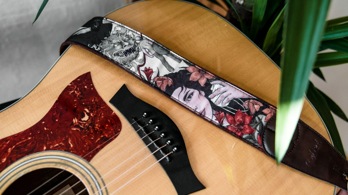 Jonas Oberstaller und sein Gitarrengurt