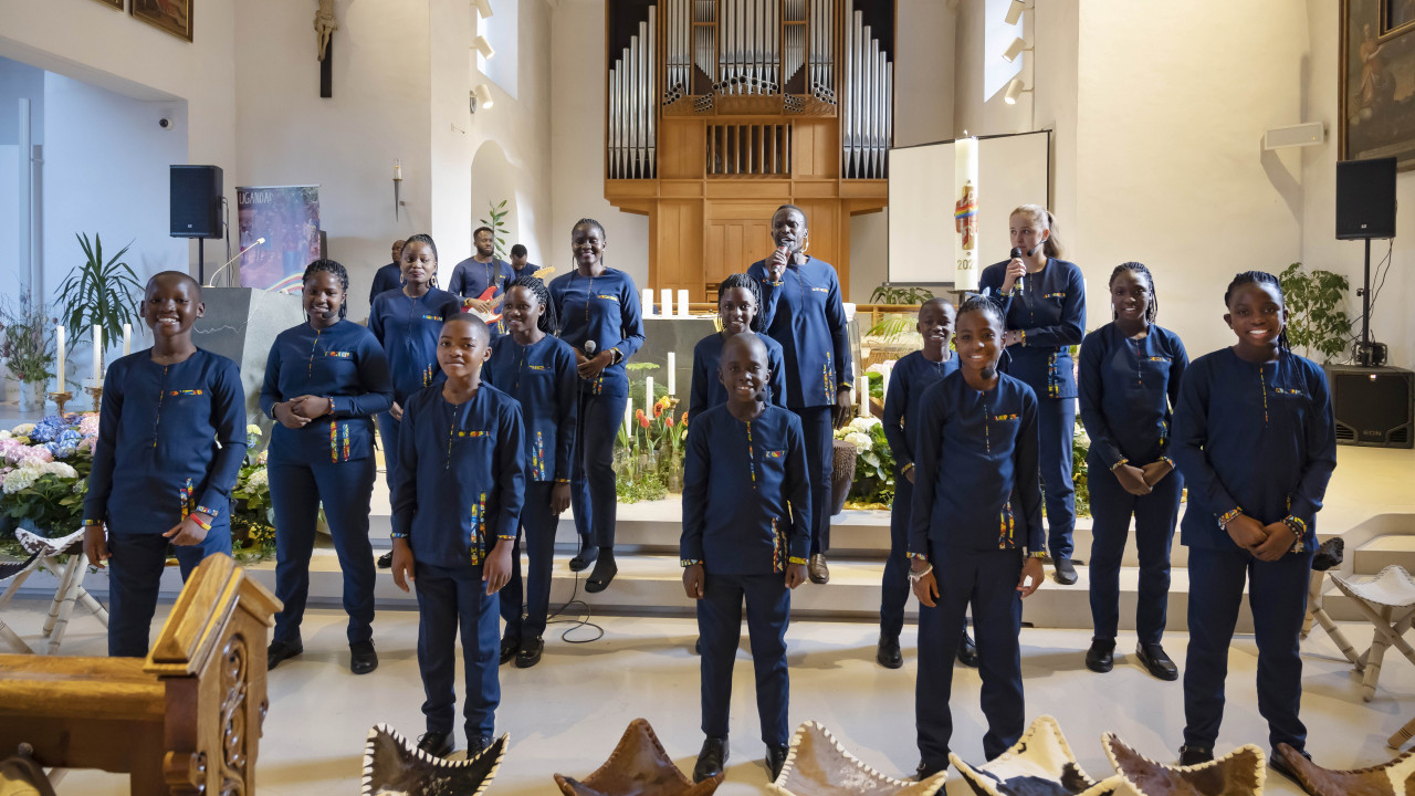 kinderchor_aus_uganda_in_eppan_seehauserfoto40.jpg